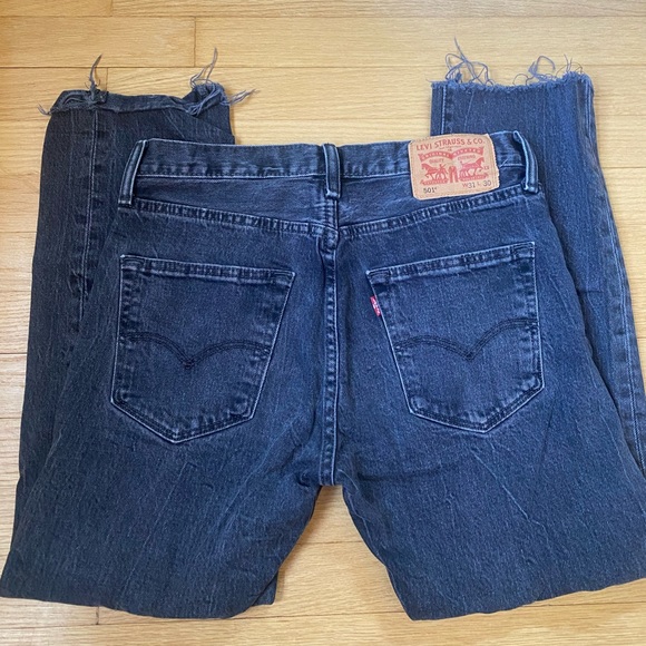 Levi’s 501 dark wash jeans - Picture 3 of 5